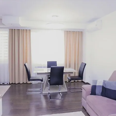 Луксозни Апартаменти В Центъра На Града Apartment *